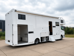 Atego exterior 9770 garage open